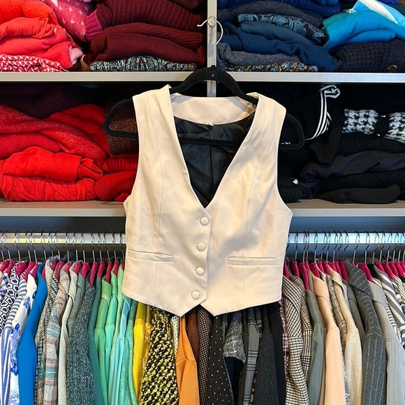 Unbranded cream v neck front button closure vest size S - Picture 1 of 3